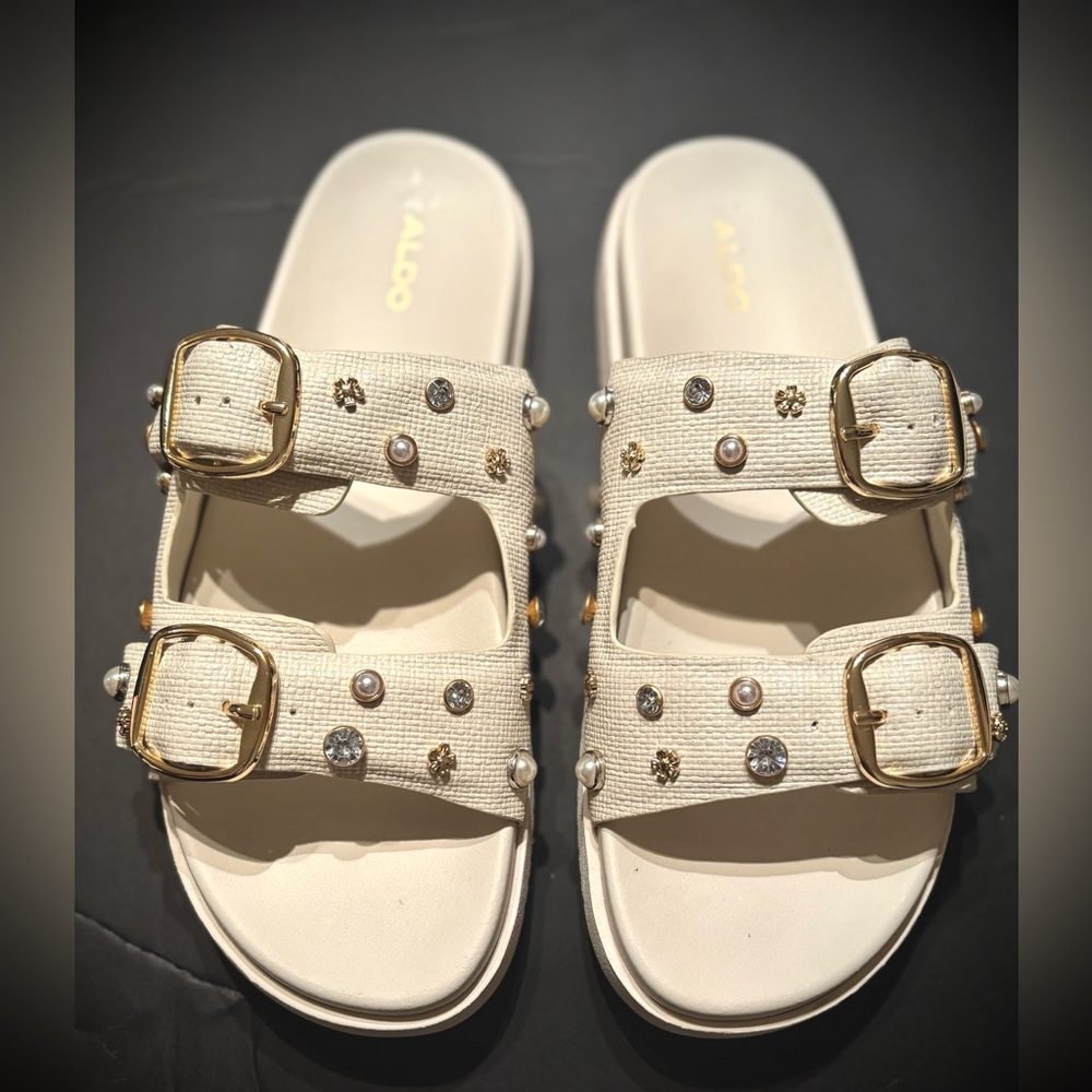 Aldo Cream Sandals with Gold and Silver Accents Size 8.5